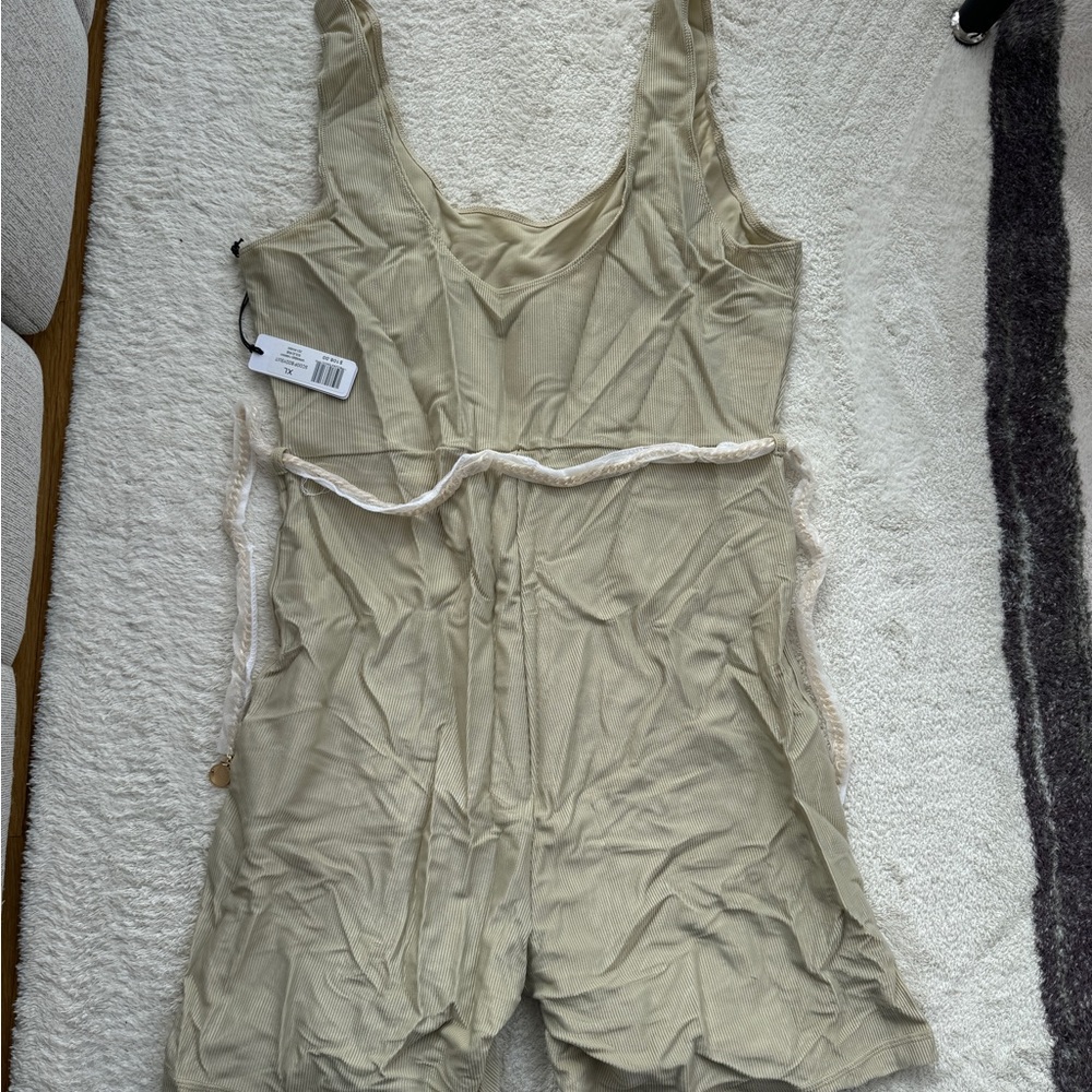 WWW scoop neck bodysuit